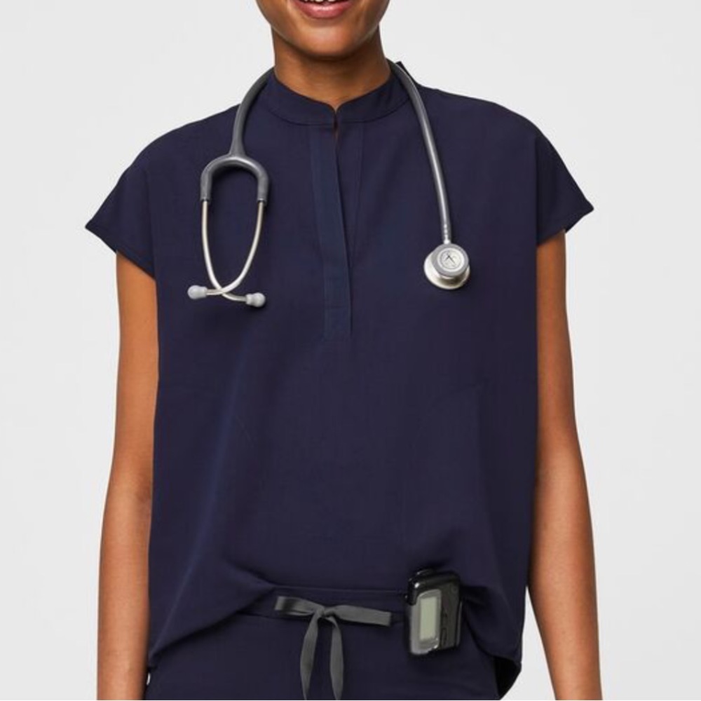 Figs Rafaela Oversized Scrub Top in Navy Blue Size Medium